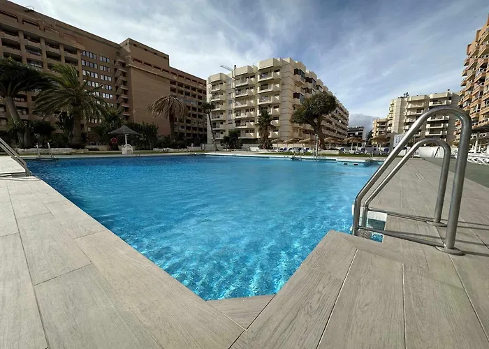 Estudio Pyr Privado Frente Al Puerto De フエンヒロラ